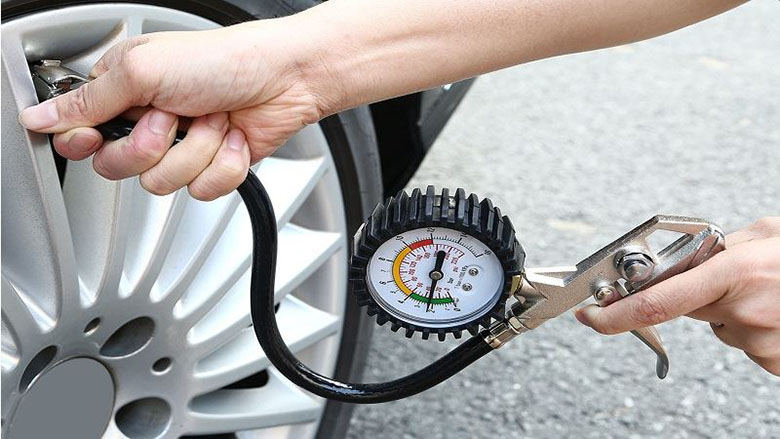 فشار باد لاستیک خودرو